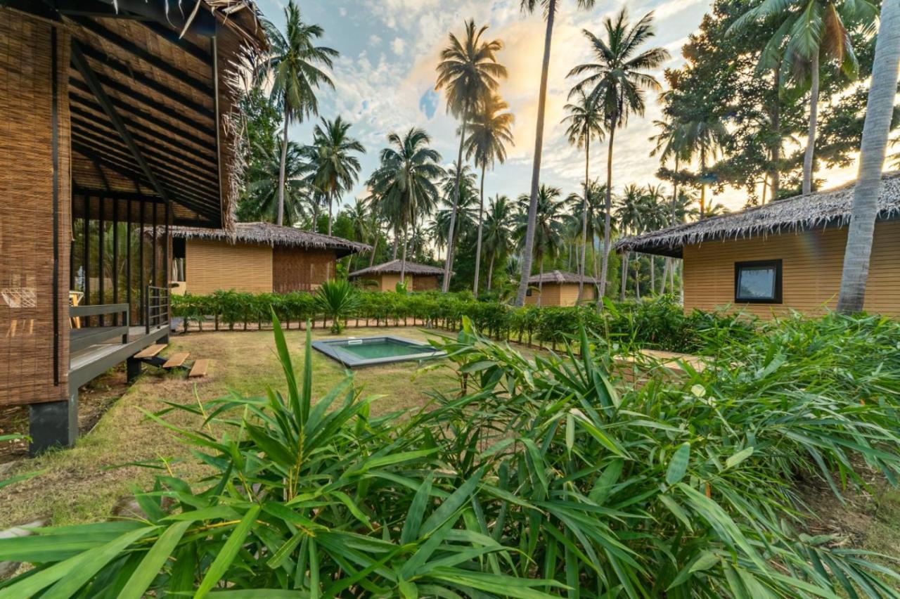 Suan Residence - Exotic And Contemporary Bungalows With Private Pool Чалоклум Екстер'єр фото